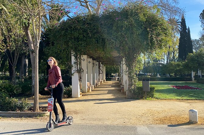 Scooter tour in Seville - Plaza de España and Maria Luisa Park