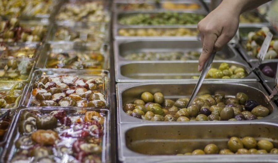 Secret Food Tour Seville - Crossing the bridge into Triana