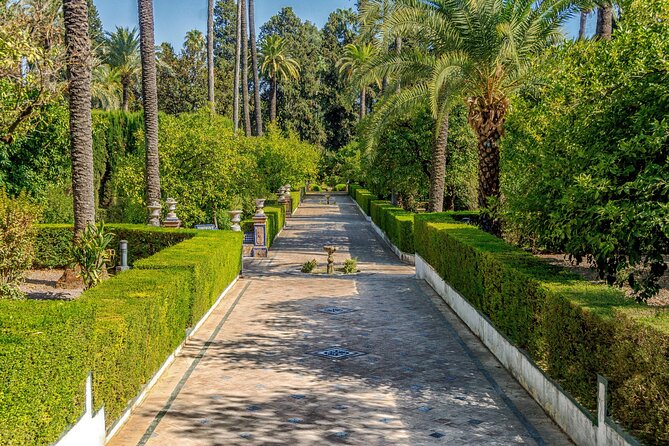 Secretos del Parque María Luisa & Plaza de España Tour en Español - Who should skip it or choose an independent visit