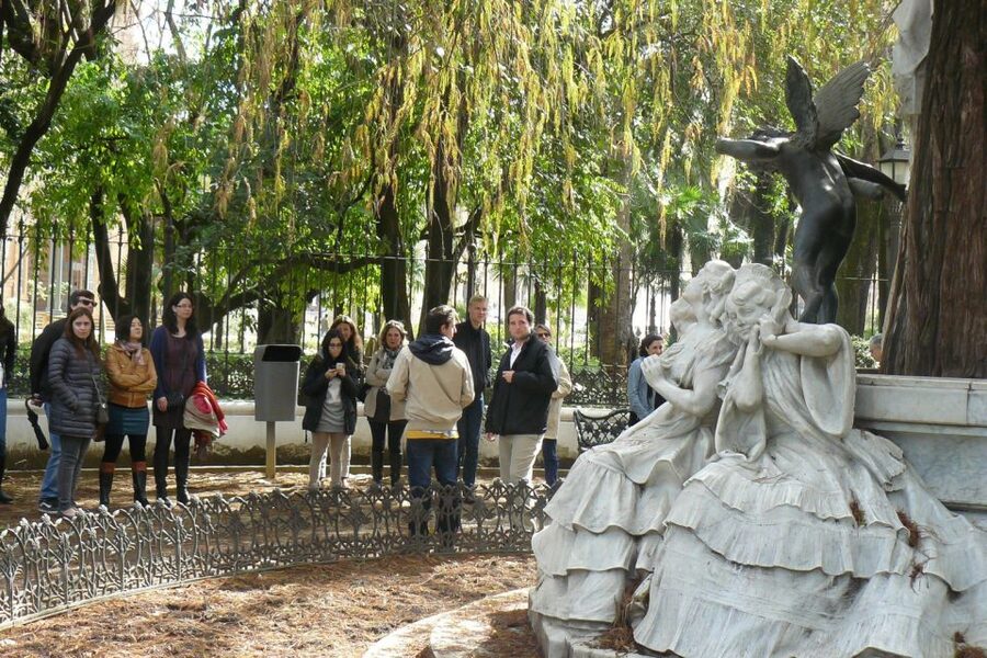 Secrets of Maria Luisa Park and Plaza de Espana - The first monuments: Bécquer and Infanta Maria Luisa