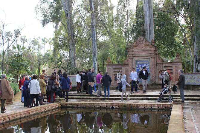 Secrets of Maria Luisa Park and Plaza de España Private Tour - What the private format changes