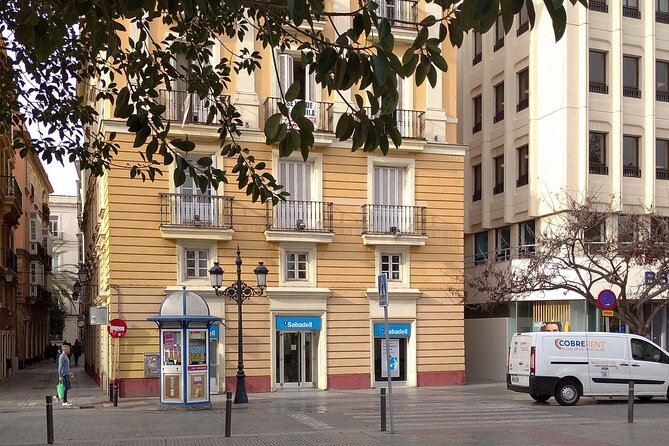 Self Guided Walking Tour of Charming Cadiz - How the VoiceMap app works in practice