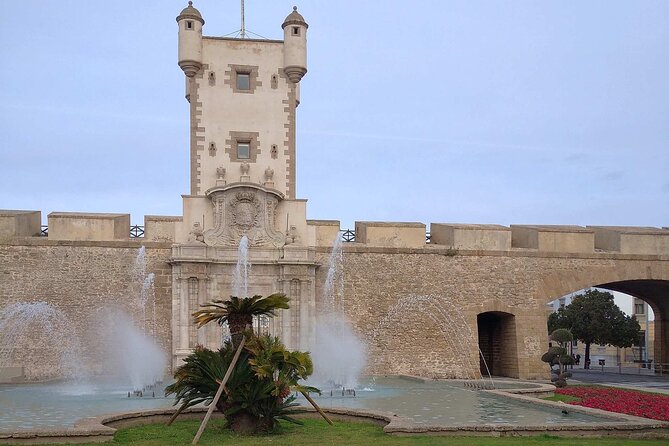Self Guided Walking Tour of Charming Cadiz - Squares, fountains, and Cádiz civic life