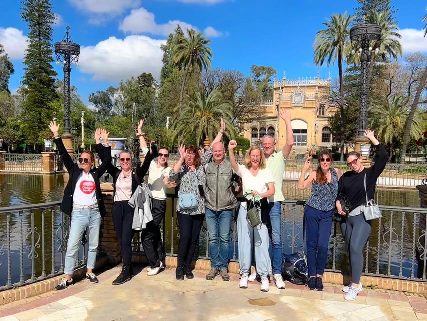 Sevilla: 100% Nederlandstalige Highlights Tour op E-BIKE - María Luisa Park and the 15-Minute Pause