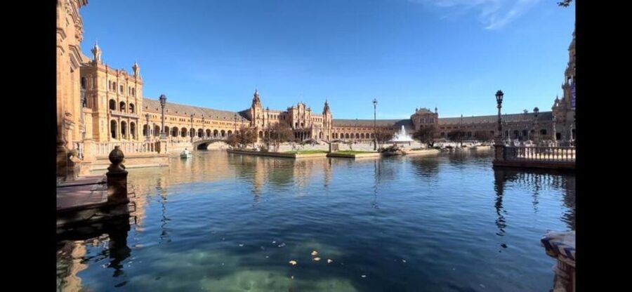 Sevilla: Alcazar and Cathedral Private Tour - The Alcazar’s Islamic and Christian blend
