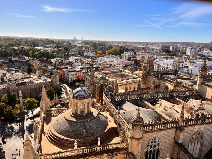 Sevilla: Alcazar and Cathedral Private Tour - Inside Seville Cathedral for one focused hour