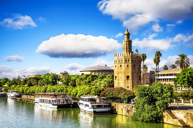 Sevilla: Best Monumental Free Walking Tour - Ending at Plaza de España with a useful city overview