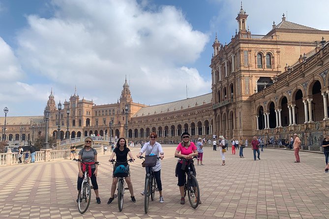 Sevilla Daily Bike Tour - Following the river to the Torre del Oro