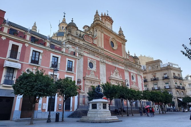 Sevilla Food Tour: Tapas, Wine, History & Traditions - Four wines, local drinks, and what you really receive