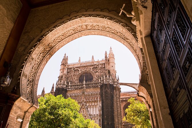 Sevilla: Guided tour to Cathedral and Giralda - Price and what you receive for $35.62