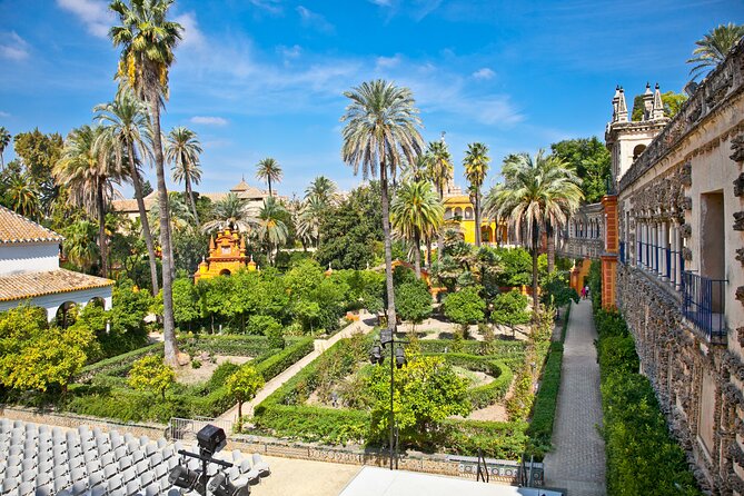 Sevilla: Guided tour to the Alcazar + Cathedral and Giralda - Climbing the Giralda