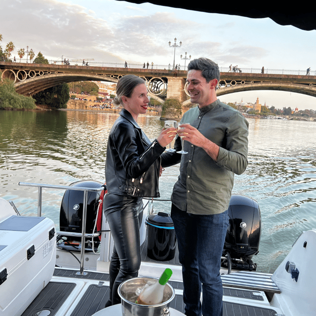 Sevilla: Romantic Boat Ride - A private hour on Seville’s Guadalquivir