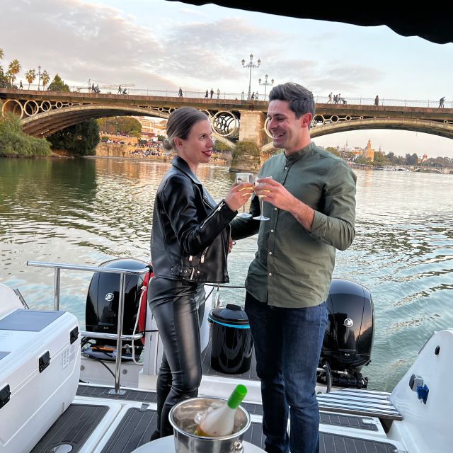 Sevilla: Romantic Boat Ride - Timing, weather, and comfort