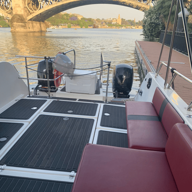 Sevilla: Romantic Boat Ride - Choosing between one hour and 1.5 hours