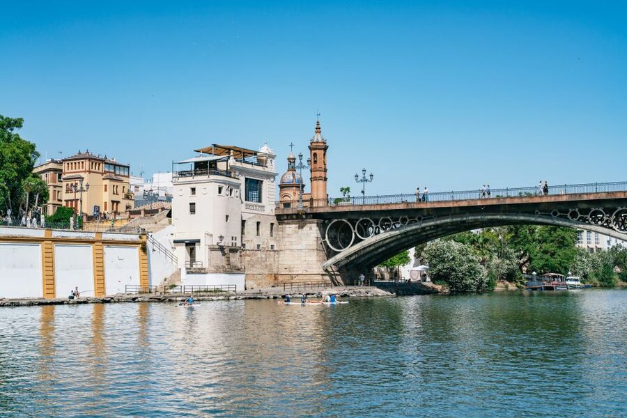 Seville: 1-Hour Guadalquivir River Sightseeing Eco Cruise - The onboard bar and the no-food rule