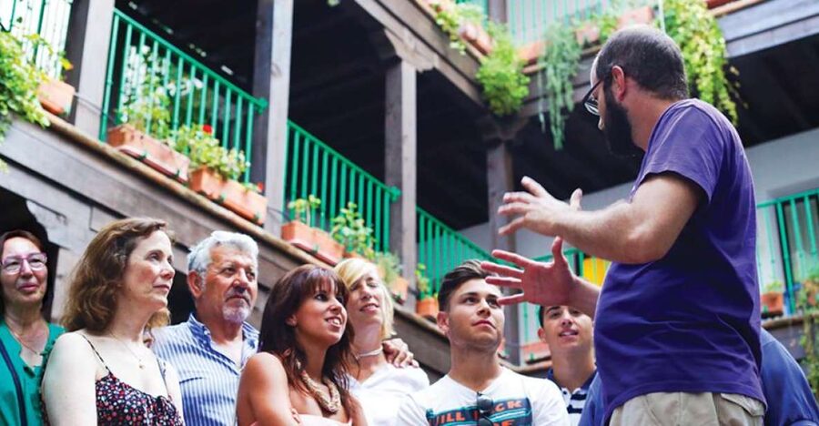 Seville: 1-Hour Walking Tour Barrio de Santa Cruz - Oral traditions bring the old quarter to life