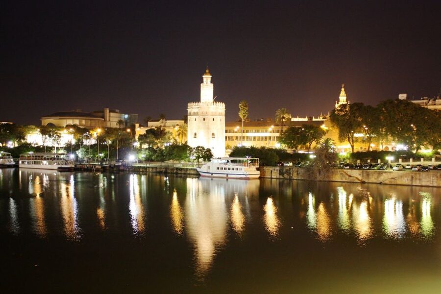 Seville: 2.5-Hour Evening Electric Bike Tour - The guide’s role matters more than the bike