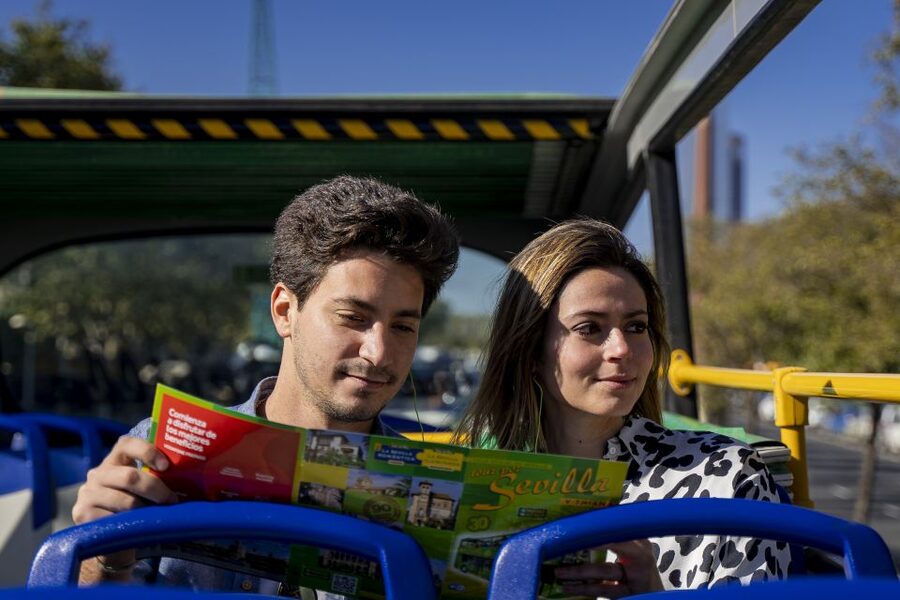 Seville: 2-Day Hop-on Hop-off Bus Ticket - From the aquarium to Plaza de España