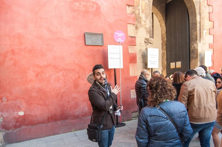 Seville: Alcázar and Cathedral Entry Ticket and Guided Tour - Key points at a glance