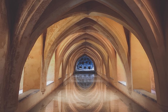 Seville Alcazar, Cathedral and Giralda Skip-The-Line Guided Tour - The guide, headsets, and group size