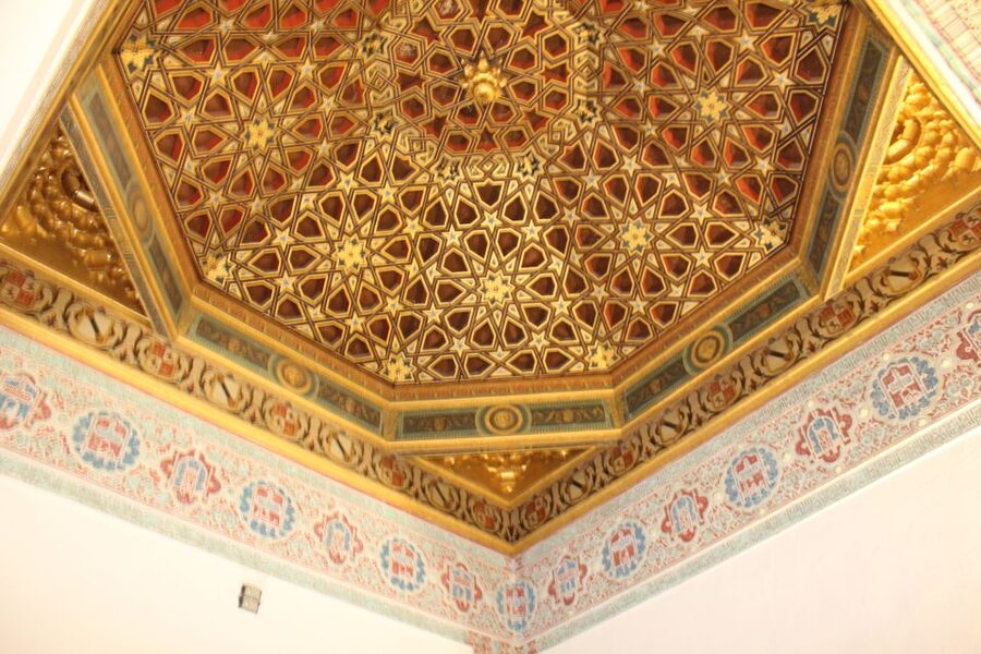Seville: Alcazar, Cathedral, and Giralda Skip-the-Line Tour - Touring the Royal Alcazar of Seville