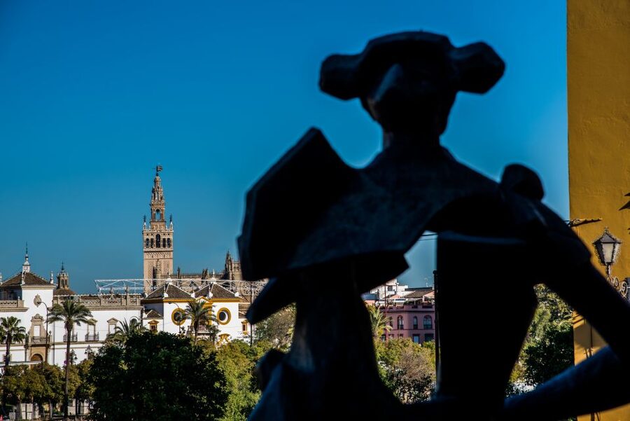 Seville: Alcazar, Cathedral, and Giralda Skip-the-Line Tour - What the guide adds to the experience