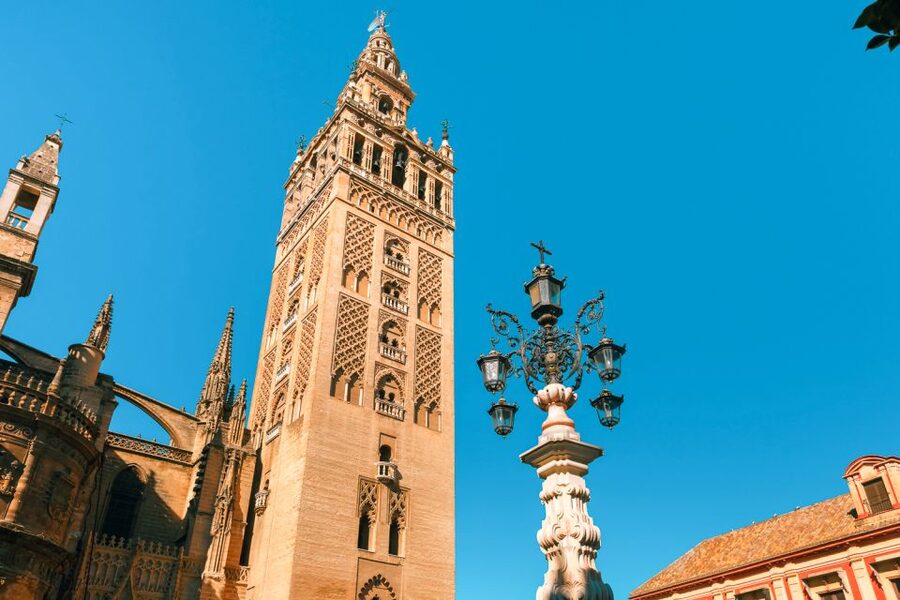 Seville: Alcázar, Cathedral & Giralda Fast Track Guided Tour - Key points to know before you book