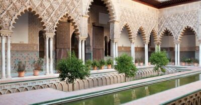 Alcázar, Cathedral & Giralda Fast Track Guided Tour