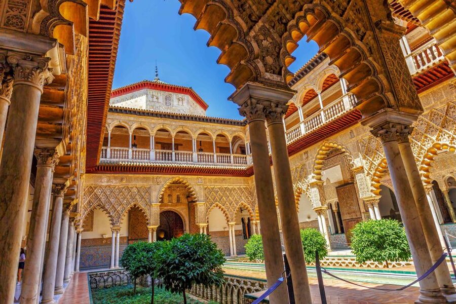 Seville: Alcázar Guided Palace Tour with Priority Access - Why the Alcázar makes a guided visit worthwhile