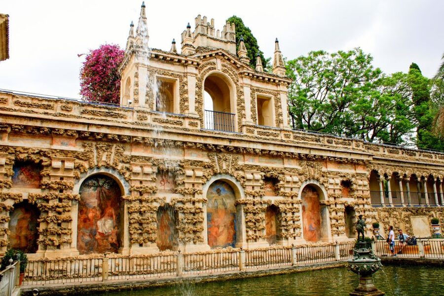 Seville: Alcazar Skip-the-Line Guided Tour with Tickets - The Almohad fortress and the Christian royal residence
