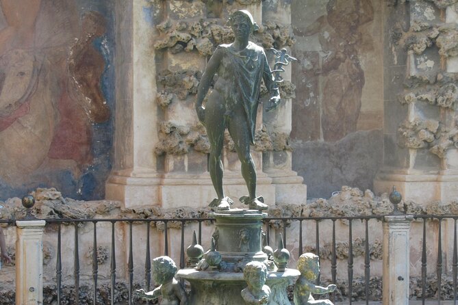 Seville Alcazar Tour - Meeting at Plaza del Triunfo