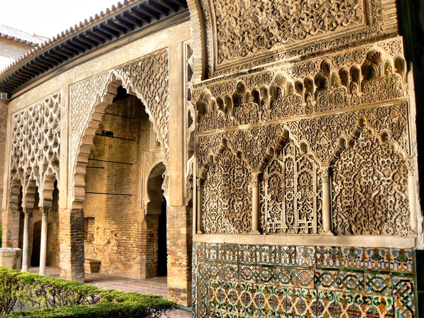 Seville: Alcázar Tour with Tickets Included - Meeting in central Seville