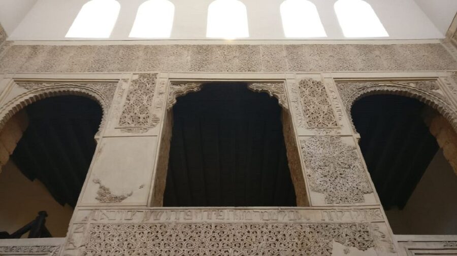 Seville: Alcázar Tour with Tickets Included - The underground baths and cisterns