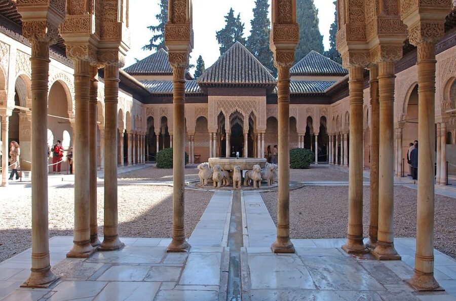 Seville: Alhambra Day Trip with Guide & Nasrid Palaces Entry - The Nasrid Palaces and Their Ornate Interiors