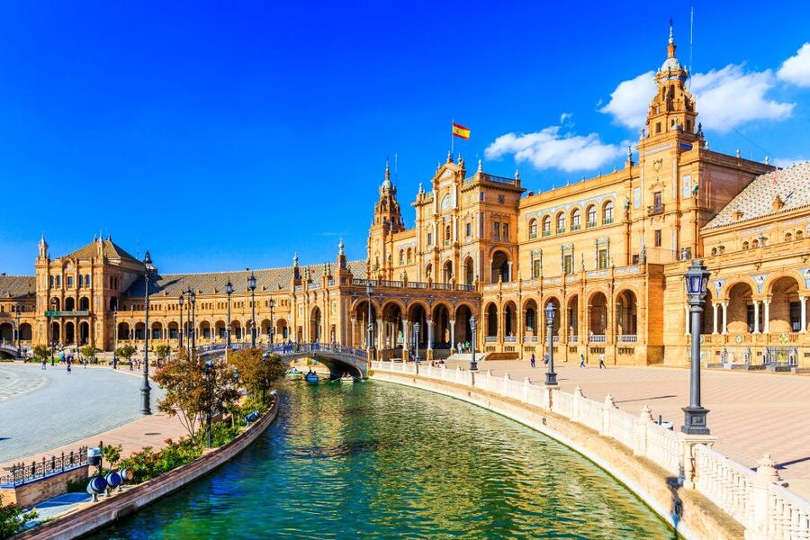 Seville: Authentic and Romantic Horse-Drawn Carriage Ride - What the pickup tells you about the ride