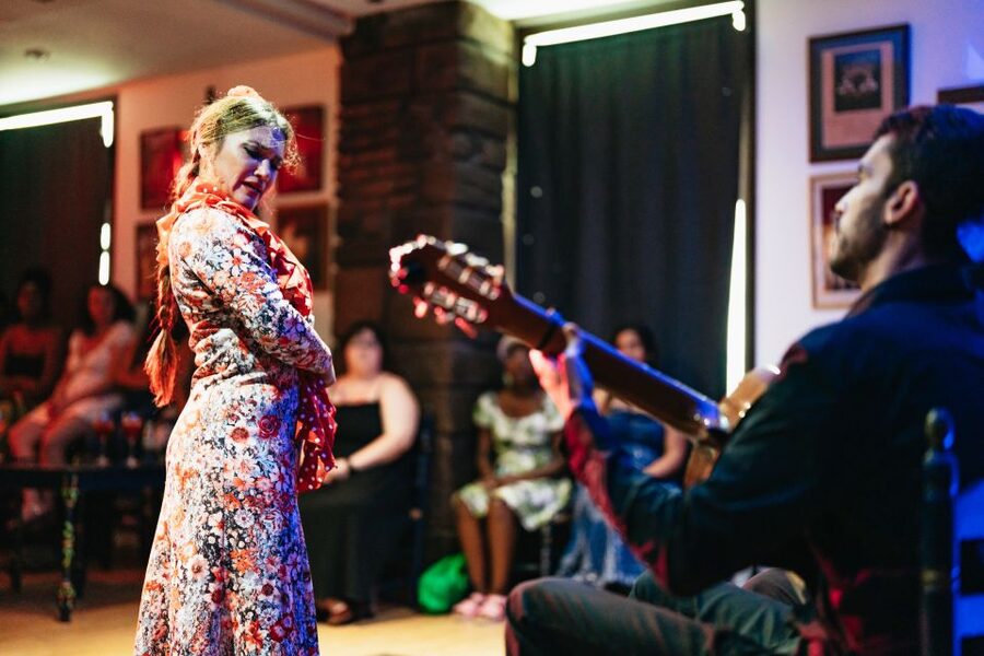 Seville: Baraka Sala Flamenca Show with Drink in Triana - Planning your Triana evening