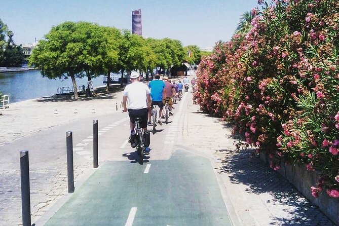 Seville Bike Tour Following the Guadalquivir River - Why the Guadalquivir is a smart way to see Seville