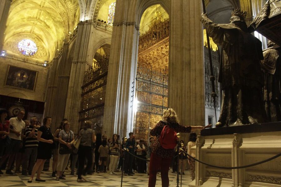 Seville: Cathedral and Giralda Skip-the-line Guided Tour - Key points to know before you book