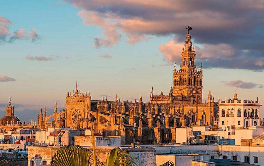 Seville Cathedral and Giralda Tower Guided Tour and Tickets - The Giralda’s 35 ramps
