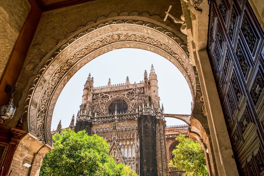 Seville: Cathedral and La Giralda Entry Ticket - Why Seville Cathedral feels bigger than a normal church visit