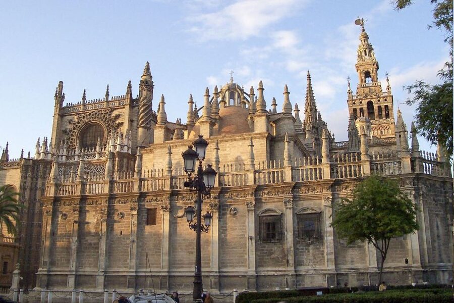 Seville: Cathedral, Giralda & Alcazar Entry With Guided Tour - Timing, group size, and the real value of $65