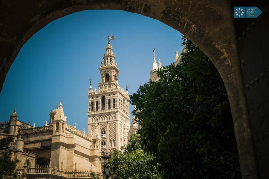 Seville: Cathedral, Giralda, and Royal Alcázar Guided Tour - Timing, access, and what to bring