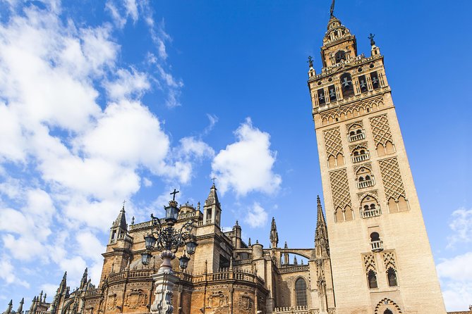 Seville: Cathedral & Giralda Guided Tour with Tickets - Key points at a glance