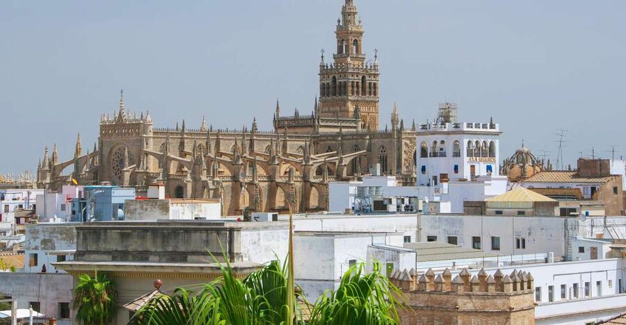 Seville Cathedral & Giralda Private Tour including tickets - Why Seville Cathedral feels larger than expected