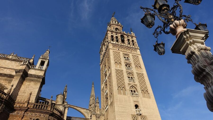 Seville Cathedral & Giralda Private Tour including tickets - Looking up at the Giralda