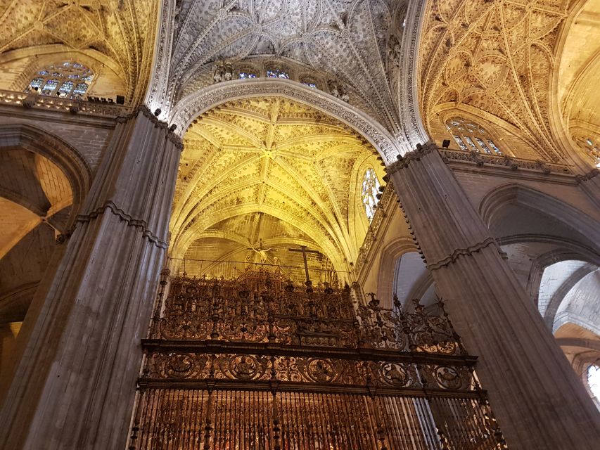 Seville Cathedral & Giralda Private Tour including tickets - A 90-minute route through the cathedral