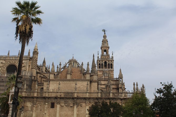 Seville Cathedral & Giralda tour with Priority Tickets - Why this short cathedral tour works