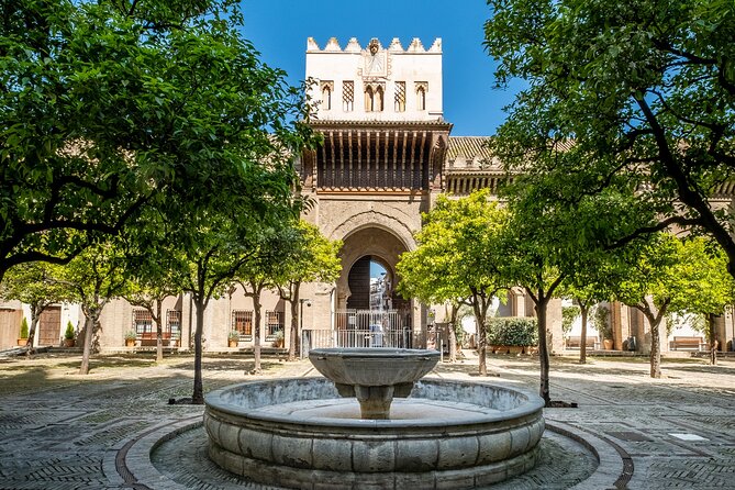 Seville Cathedral & Giralda Tower Small-Group Tour - Why Seville Cathedral needs a guide