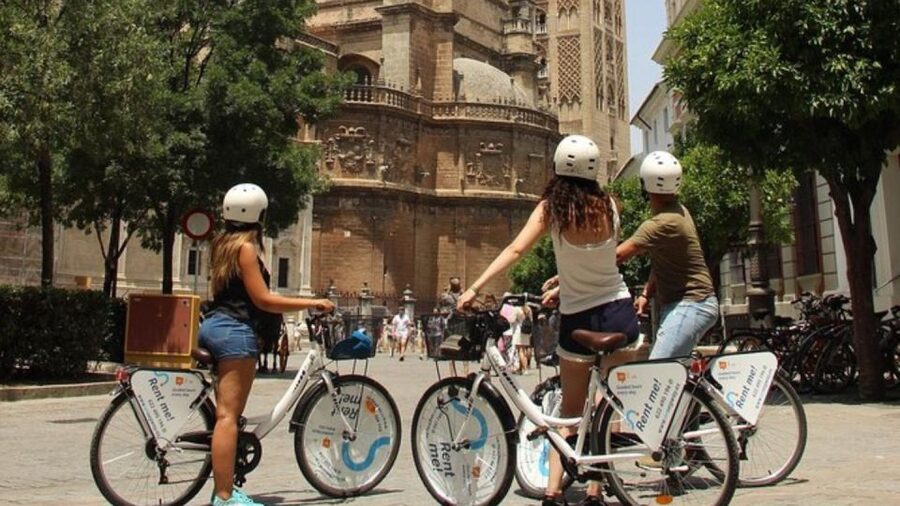 Seville City Bike Tour: Top Seville's Monuments - Starting among the lanes of Barrio Santa Cruz
