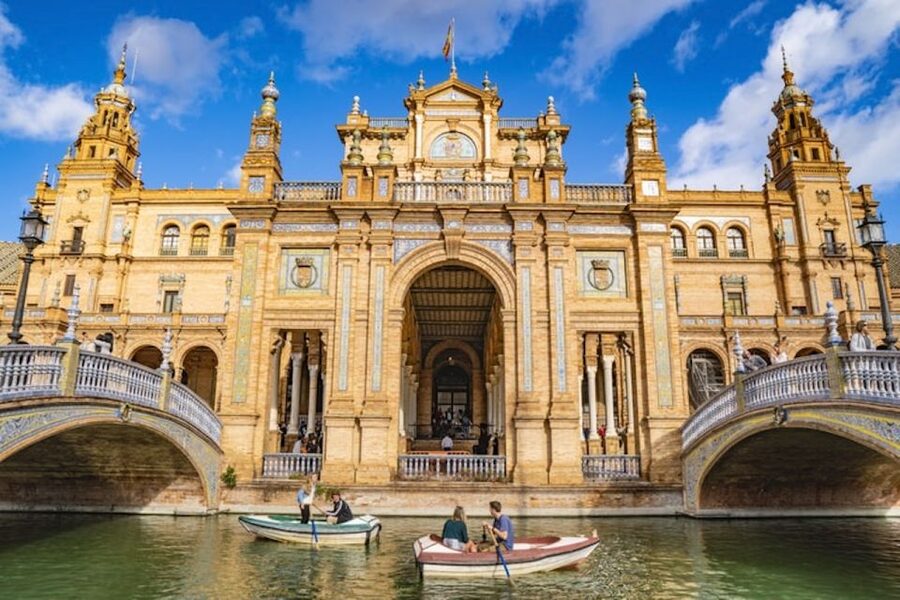 Seville: City of Queens, Nuns, Sex Work & Witches - The 1929 Exposition and its female connections